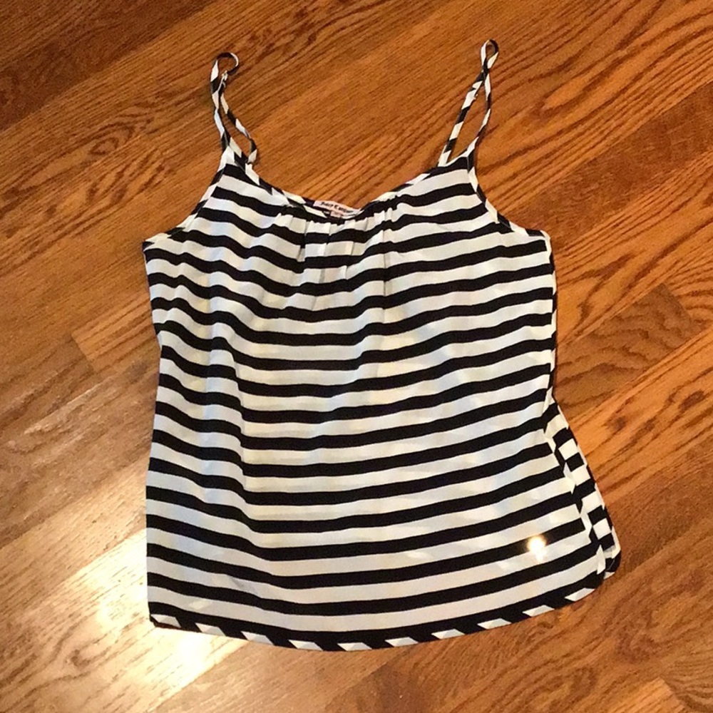 Juicy Couture black and white top